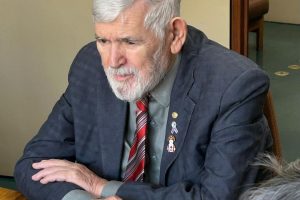 Comissão de saúde aprova PL de Luiz Couto sobre quedas em idosos