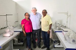 Deputado Luiz Couto Entrega Kits de Máquinas de Costura à Comunidade Quilombola Avelino Bezerra, em Camalaú