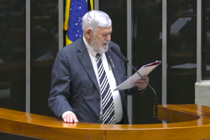 Luiz Couto participa de Sessão Solene em homenagem à Campanha da Fraternidade 2026 e defende moradia como direito fundamental